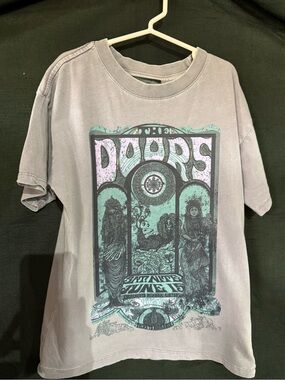 Cotton On Lavender Short Sleeve Tee with Teal & Black Graphic